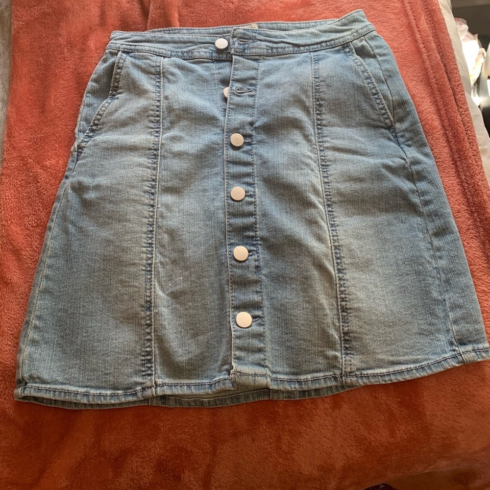 Denim mini skirt with button front